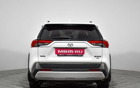 Toyota RAV4, 2024 год, 3 870 000 рублей, 6 фотография