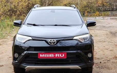 Toyota RAV4, 2018 год, 2 200 000 рублей, 10 фотография