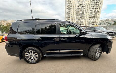 Toyota Land Cruiser 200, 2019 год, 6 650 000 рублей, 3 фотография