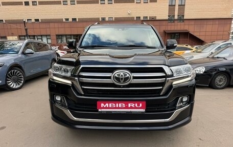 Toyota Land Cruiser 200, 2019 год, 6 650 000 рублей, 2 фотография