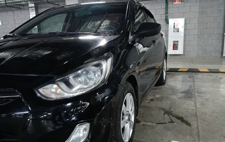 Hyundai Solaris II рестайлинг, 2014 год, 800 000 рублей, 21 фотография