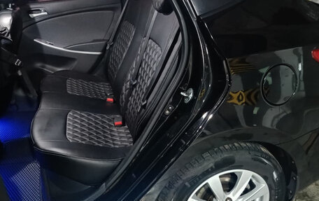 Hyundai Solaris II рестайлинг, 2014 год, 800 000 рублей, 24 фотография