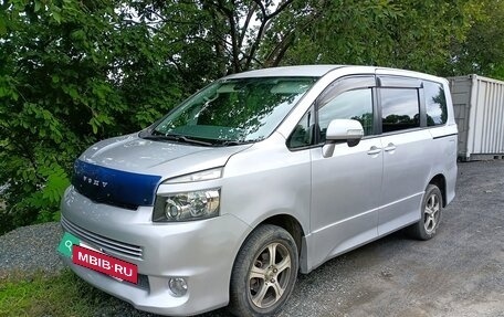 Toyota Voxy II, 2007 год, 1 100 000 рублей, 6 фотография