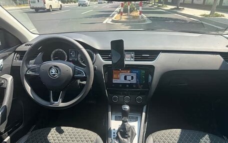 Skoda Octavia, 2020 год, 1 350 000 рублей, 8 фотография