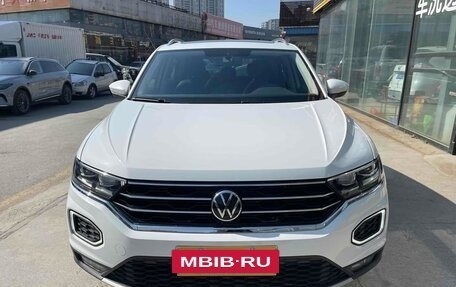 Volkswagen T-Roc I, 2021 год, 1 550 000 рублей, 2 фотография