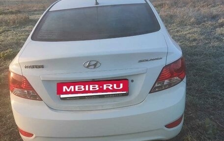 Hyundai Solaris II рестайлинг, 2013 год, 1 450 000 рублей, 2 фотография