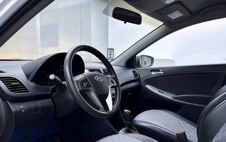Hyundai Solaris II рестайлинг, 2015 год, 850 000 рублей, 16 фотография