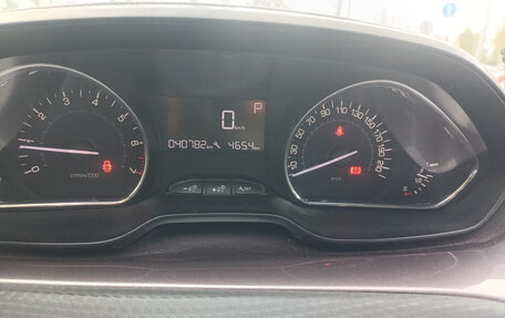 Peugeot 2008 II, 2014 год, 950 000 рублей, 5 фотография