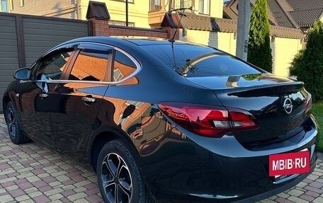 Opel Astra J, 2013 год, 750 000 рублей, 4 фотография