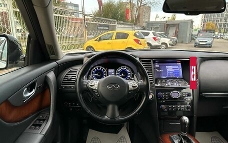 Infiniti FX II, 2012 год, 2 169 000 рублей, 19 фотография