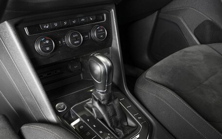 Volkswagen Tiguan II, 2018 год, 1 919 745 рублей, 5 фотография