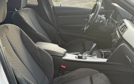 BMW 3 серия, 2017 год, 2 625 000 рублей, 13 фотография