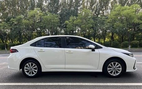 Toyota Corolla, 2022 год, 1 370 000 рублей, 4 фотография