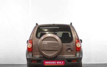 Chevrolet Niva I рестайлинг, 2018 год, 699 000 рублей, 6 фотография
