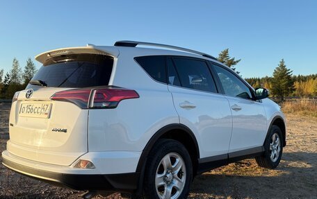 Toyota RAV4, 2018 год, 2 400 000 рублей, 6 фотография