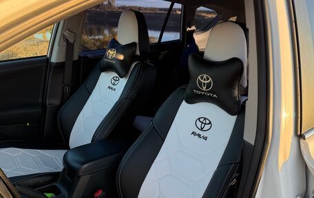 Toyota RAV4, 2018 год, 2 400 000 рублей, 10 фотография