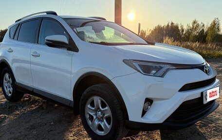 Toyota RAV4, 2018 год, 2 400 000 рублей, 3 фотография