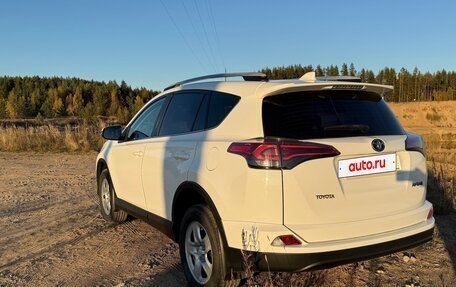 Toyota RAV4, 2018 год, 2 400 000 рублей, 7 фотография