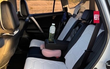 Toyota RAV4, 2018 год, 2 400 000 рублей, 11 фотография