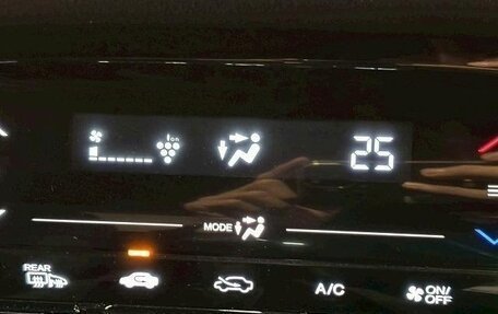 Honda Vezel, 2016 год, 1 374 000 рублей, 19 фотография