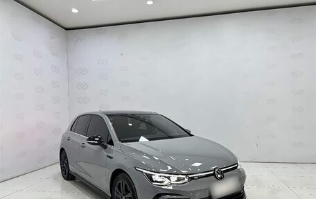 Volkswagen Golf VIII, 2022 год, 1 690 000 рублей, 2 фотография