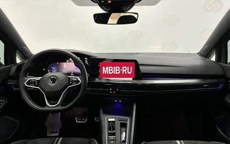 Volkswagen Golf VIII, 2022 год, 1 690 000 рублей, 10 фотография
