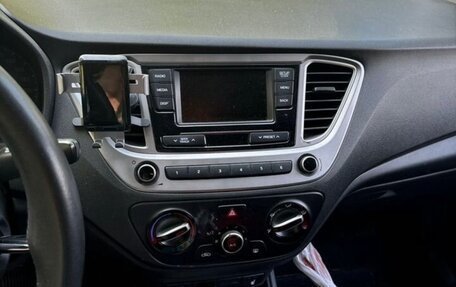 Hyundai Solaris II рестайлинг, 2019 год, 1 400 000 рублей, 7 фотография