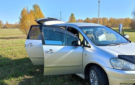 Toyota Ipsum II, 2001 год, 900 000 рублей, 2 фотография