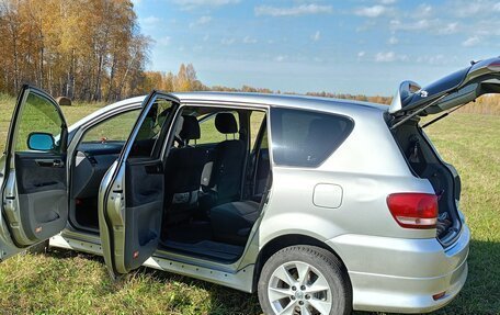 Toyota Ipsum II, 2001 год, 900 000 рублей, 24 фотография