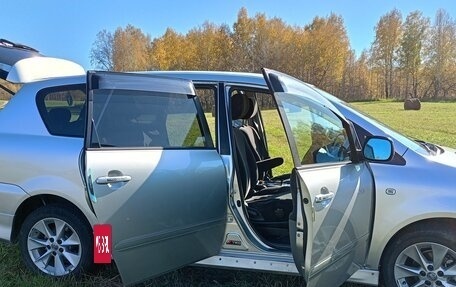 Toyota Ipsum II, 2001 год, 900 000 рублей, 26 фотография