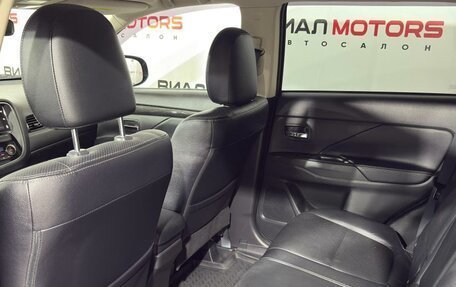 Mitsubishi Outlander III рестайлинг 3, 2018 год, 2 299 000 рублей, 12 фотография