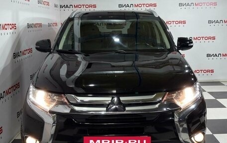 Mitsubishi Outlander III рестайлинг 3, 2018 год, 2 299 000 рублей, 4 фотография