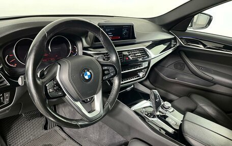 BMW 5 серия, 2018 год, 3 199 000 рублей, 12 фотография