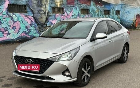 Hyundai Solaris II рестайлинг, 2020 год, 1 555 000 рублей, 2 фотография