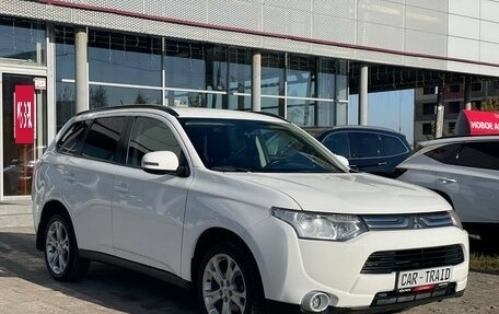 Mitsubishi Outlander III рестайлинг 3, 2013 год, 1 190 000 рублей, 4 фотография