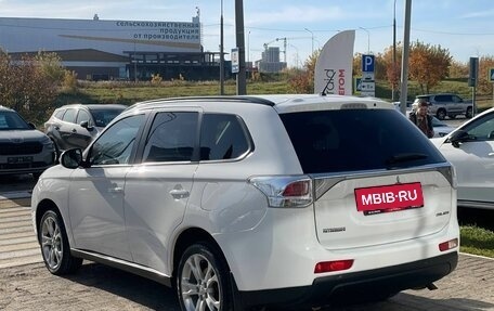 Mitsubishi Outlander III рестайлинг 3, 2013 год, 1 190 000 рублей, 7 фотография