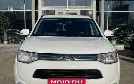 Mitsubishi Outlander III рестайлинг 3, 2013 год, 1 190 000 рублей, 3 фотография