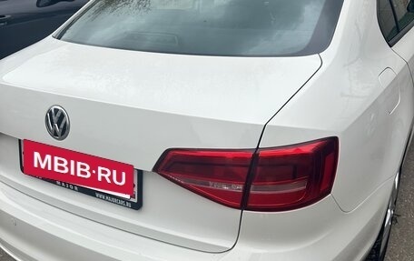 Volkswagen Jetta VI, 2015 год, 1 300 000 рублей, 2 фотография