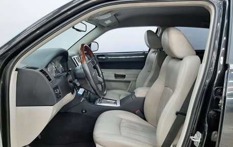 Chrysler 300C II, 2007 год, 1 150 000 рублей, 10 фотография