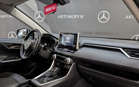 Toyota RAV4, 2019 год, 2 900 000 рублей, 13 фотография