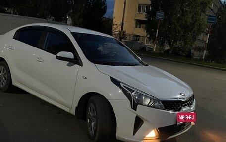 KIA Rio IV, 2021 год, 1 600 000 рублей, 4 фотография