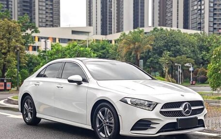 Mercedes-Benz A-Класс, 2022 год, 2 420 000 рублей, 3 фотография