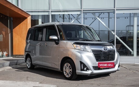 Toyota Roomy I, 2018 год, 998 000 рублей, 9 фотография