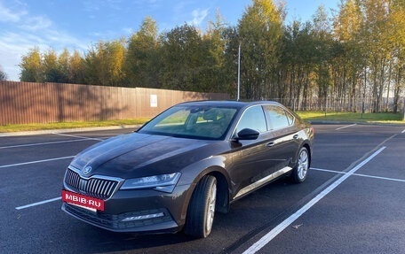Skoda Superb III рестайлинг, 2020 год, 2 470 000 рублей, 2 фотография