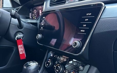 Skoda Superb III рестайлинг, 2019 год, 2 300 000 рублей, 16 фотография