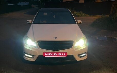 Mercedes-Benz C-Класс, 2012 год, 1 400 000 рублей, 10 фотография