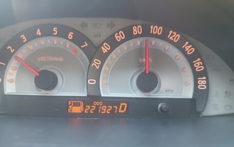 Toyota Sienta I, 2012 год, 999 000 рублей, 8 фотография