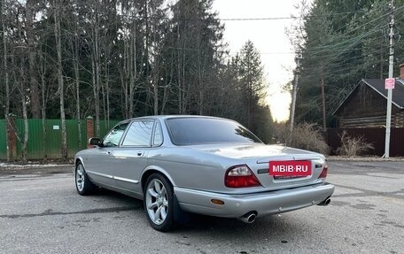 Jaguar XJR III (X350), 2000 год, 1 600 000 рублей, 11 фотография