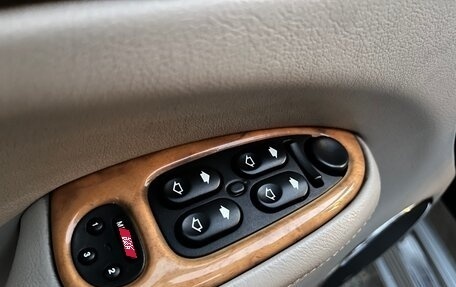 Jaguar XJR III (X350), 2000 год, 1 600 000 рублей, 25 фотография