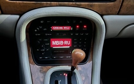 Jaguar XJR III (X350), 2000 год, 1 600 000 рублей, 30 фотография